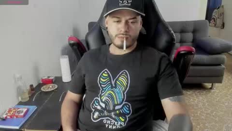 ragnar_lothbrok77 online show from January 16, 8:02 pm