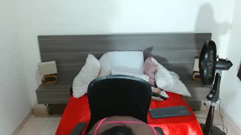 Snapshot of raichellcooper1 chatting on February 24, 8:14 pm raichellcooper1 online show from February 24, 8:14 pm