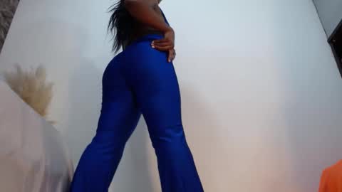 Snapshot of raichellcooper1 chatting on September 27, 4:23 pm raichellcooper1 online show from September 27, 4:23 pm