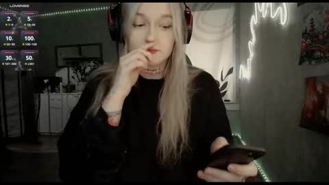 Kate online show from December 2, 9:45 am