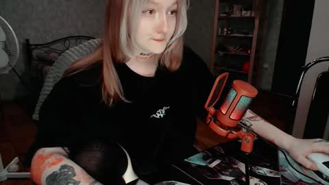 Kate online show from April 4, 2:58 pm