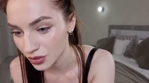 Snapshot of railianca chatting on June 15, 9:39 pm Camilla online show from June 15, 9:39 pm