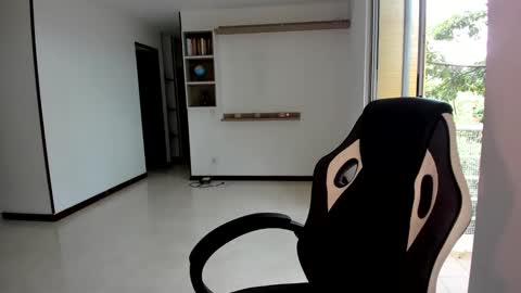 Snapshot of rainbow_jenny chatting on December 31, 8:45 pm Jennyindependent model . online show from December 31, 8:45 pm