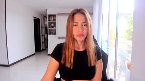 Snapshot of rainbow_jenny chatting on December 22, 5:32 pm Jennyindependent model . online show from December 22, 5:32 pm