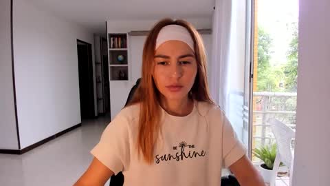 Snapshot of rainbow_jenny chatting on February 12, 6:58 pm Jennyindependent model . online show from February 12, 6:58 pm