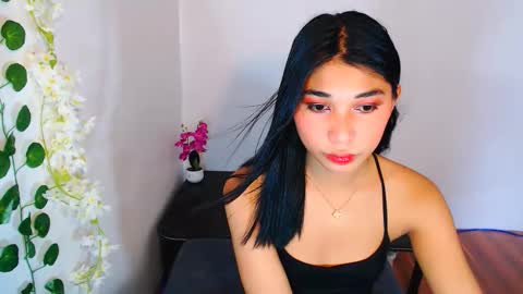 raindrizzle1706 online show from November 22, 5:28 am