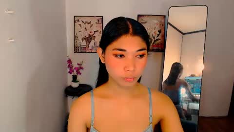 raindrizzle1706 online show from December 15, 12:15 am