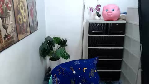 raindrizzle1706 online show from March 30, 1:50 am