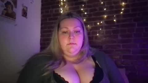 Snapshot of rainymackenzie chatting on January 24, 3:54 am rainymackenzie online show from January 24, 3:54 am