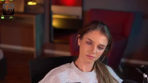 Snapshot of raisadoll chatting on October 6, 5:43 pm Raisa online show from October 6, 5:43 pm