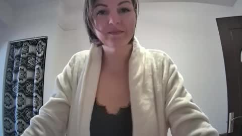 raissa_666 online show from January 12, 7:13 am