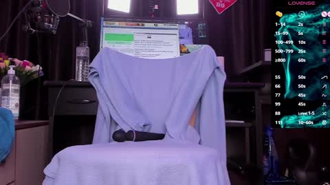 Laura online show from December 30, 2:31 am