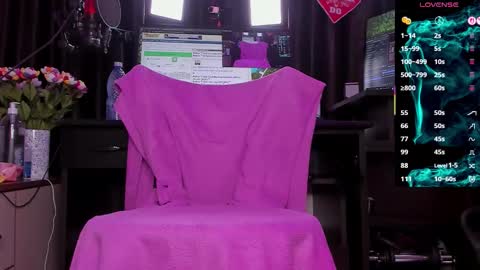 Laura online show from October 6, 2:42 am