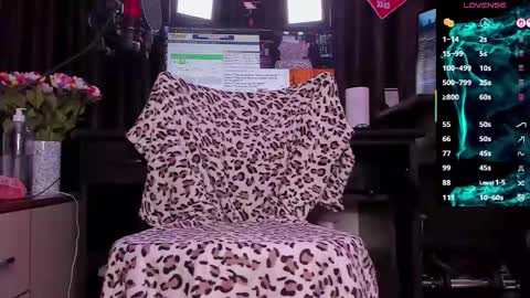 Laura online show from February 18, 3:57 am