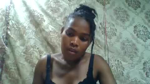 raissalove688460 online show from June 2, 2:19 pm