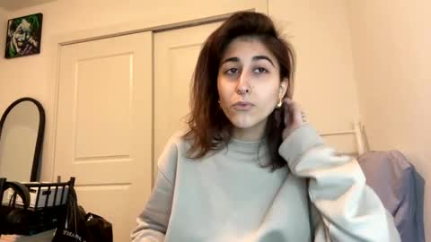 Snapshot of raiyvyn chatting on January 5, 4:04 am Ray Ray online show from January 5, 4:04 am