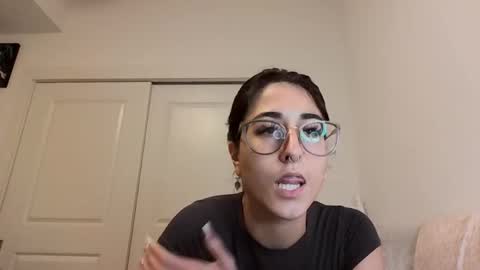 Snapshot of raiyvyn chatting on October 15, 3:28 am Ray Ray online show from October 15, 3:28 am