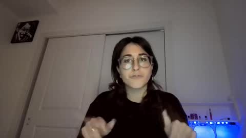 Snapshot of raiyvyn chatting on January 6, 4:38 am Ray Ray online show from January 6, 4:38 am