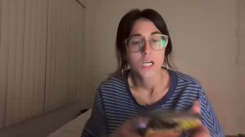 Snapshot of raiyvyn chatting on February 26, 4:44 am Ray Ray online show from February 26, 4:44 am