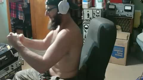 Snapshot of randalltotazz chatting on April 18, 7:58 pm Randall online show from April 18, 7:58 pm