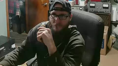 Snapshot of randalltotazz chatting on May 3, 11:33 pm Randall online show from May 3, 11:33 pm
