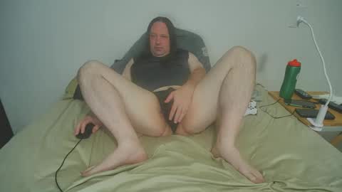 Snapshot of rando1235 chatting on October 3, 5:04 am rando1235 online show from October 3, 5:04 am