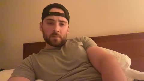 Snapshot of randomdude5950 chatting on December 4, 2:09 am randomdude5950 online show from December 4, 2:09 am