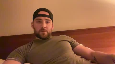 Snapshot of randomdude5950 chatting on January 8, 2:46 am randomdude5950 online show from January 8, 2:46 am