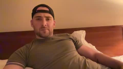 Snapshot of randomdude5950 chatting on January 15, 2:06 am randomdude5950 online show from January 15, 2:06 am