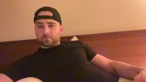 Snapshot of randomdude5950 chatting on February 14, 1:45 am randomdude5950 online show from February 14, 1:45 am