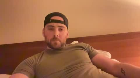 Snapshot of randomdude5950 chatting on March 12, 2:20 am randomdude5950 online show from March 12, 2:20 am