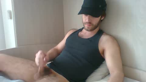 randomguy_42 online show from May 10, 11:04 am