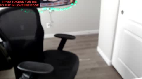 Snapshot of randyroderick chatting on December 7, 7:43 pm Randy Rod online show from December 7, 7:43 pm