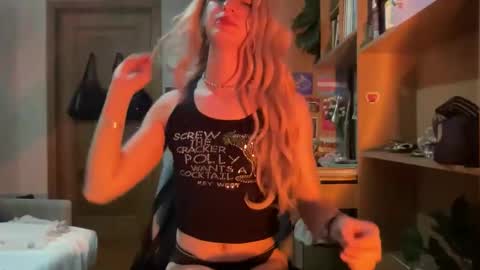 Snapshot of ranya_may chatting on April 18, 7:58 pm Ranya online show from April 18, 7:58 pm