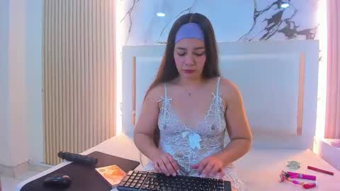 rapuzelhl online show from May 8, 1:49 pm
