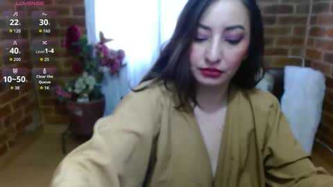 Snapshot of raquel_gh chatting on February 22, 11:42 am Raquel online show from February 22, 11:42 am