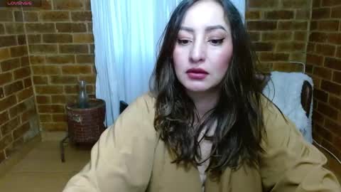 Snapshot of raquel_gh chatting on April 16, 11:00 am Raquel online show from April 16, 11:00 am