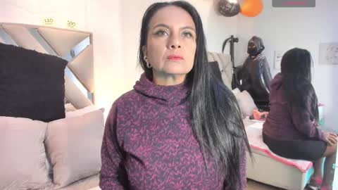 Snapshot of raquel_moore chatting on October 22, 11:54 am Raquel Moore online show from October 22, 11:54 am