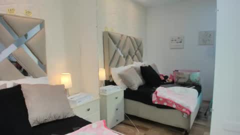 Snapshot of raquel_moore chatting on November 22, 2:16 pm Raquel Moore online show from November 22, 2:16 pm