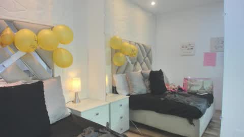 Snapshot of raquel_moore chatting on January 8, 3:58 pm Raquel Moore online show from January 8, 3:58 pm