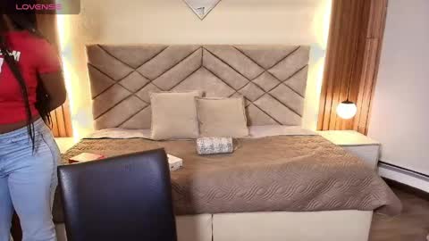 Raquel online show from May 9, 12:43 pm
