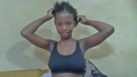 Snapshot of rasoanirinaa chatting on March 1, 5:15 pm rasoanirinaa online show from March 1, 5:15 pm