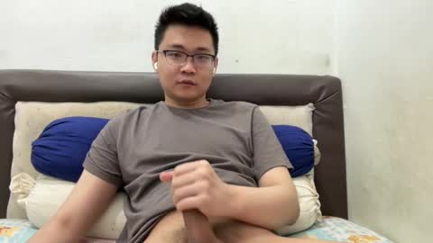 Snapshot of ratedepic17 chatting on December 20, 7:17 pm randomnaut online show from December 20, 7:17 pm