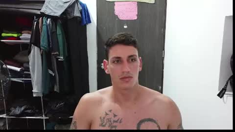 Snapshot of raul240335 chatting on May 18, 12:18 am Raul online show from May 18, 12:18 am