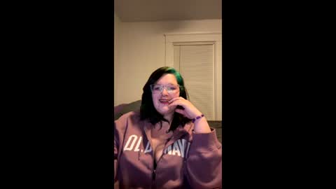 Snapshot of raven6922 chatting on April 7, 2:01 am raven6922 online show from April 7, 2:01 am