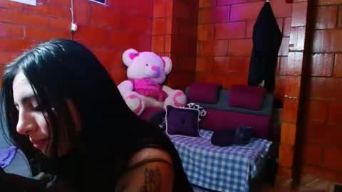 Snapshot of raven__purple chatting on July 9, 2:15 am raven__purple online show from July 9, 2:15 am