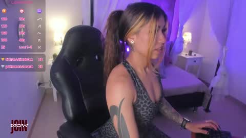 Raven online show from April 8, 8:53 pm