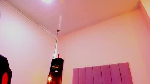 raven_loove online show from April 9, 8:03 pm