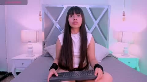 Snapshot of raven_luxx chatting on May 15, 5:42 pm RAVEN online show from May 15, 5:42 pm