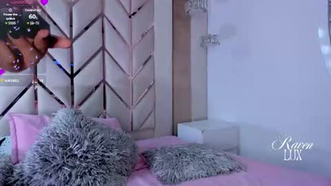 Snapshot of raven_luxx chatting on June 11, 2:53 am RAVEN online show from June 11, 2:53 am